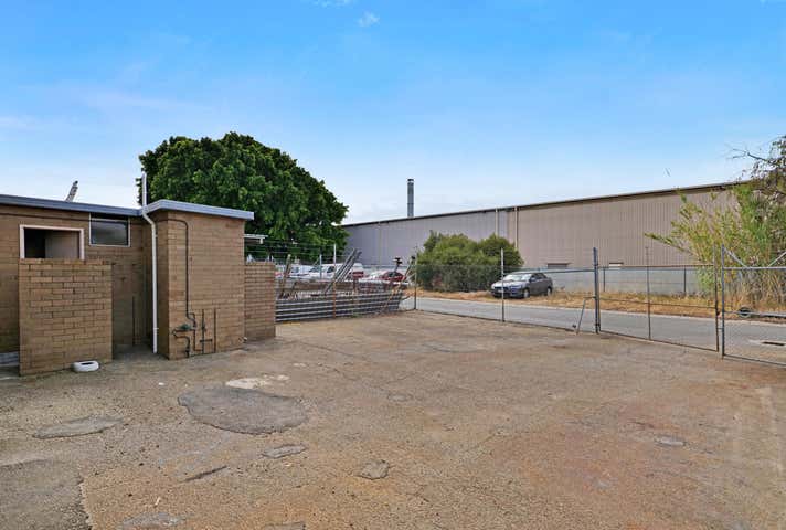 12/2-14 Sheffield Road Welshpool WA 6106 - Image 12