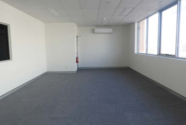 3/8 Jullian Close Botany NSW 2019 - Image 4