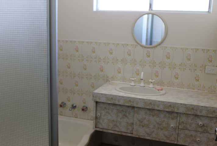 198 Lyon Road Aubin Grove WA 6164 - Image 15