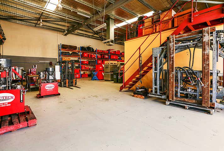 Unit 2, 52 Vinnicombe Drive Canning Vale WA 6155 - Image 12