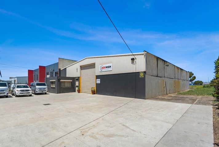 18 Enmore Street North Geelong VIC 3215 - Image 5