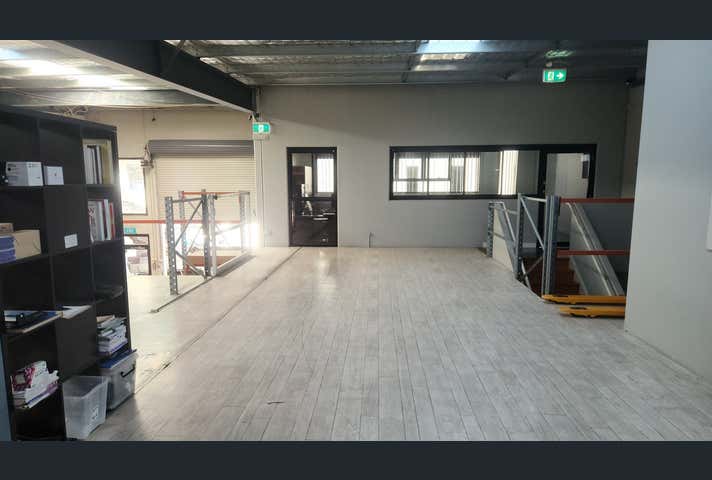 8/15 John Duncan Court Varsity Lakes QLD 4227 - Image 3