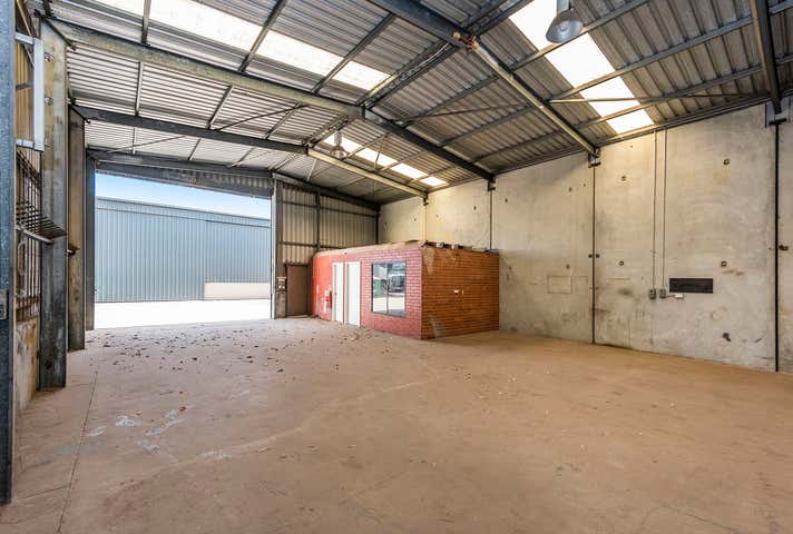 6/4 Elmsfield Road Midvale WA 6056 - Image 4