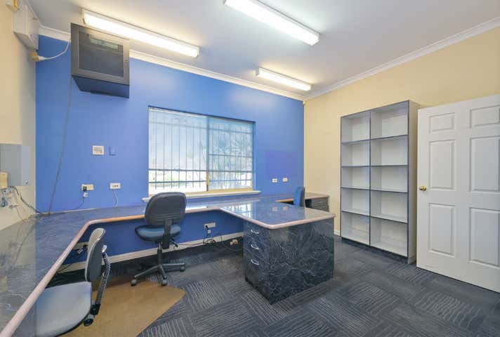 36 Cocos Drive Bibra Lake WA 6163 - Image 19