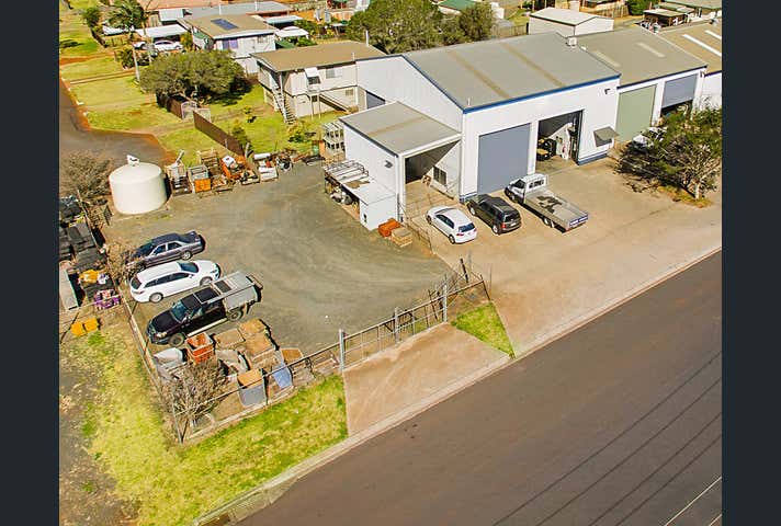 2/303 Taylor Street Wilsonton QLD 4350 - Image 1