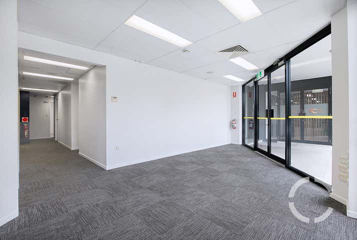 18/8 Catherine Street Woolloongabba QLD 4102 - Image 3