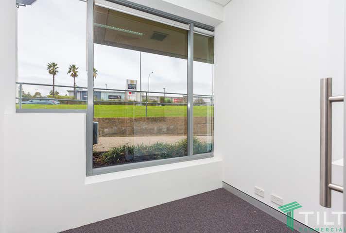 9E/817 Beeliar Drive Cockburn Central WA 6164 - Image 11