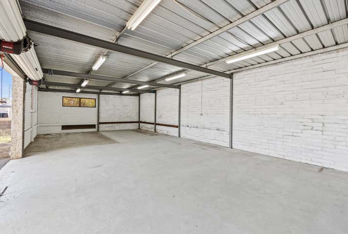 6 Barber Street Kalamunda WA 6076 - Image 18