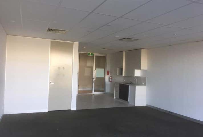 Port Melbourne VIC 3207 - Image 3