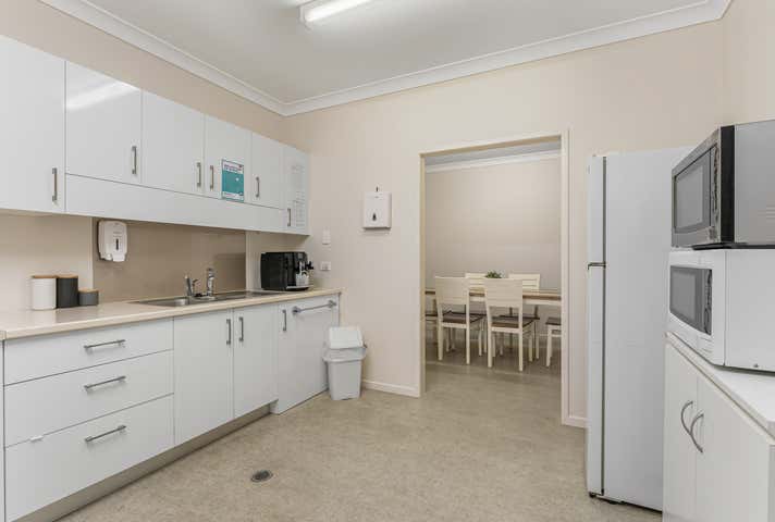 1/21 Southern Cross Circuit Urangan QLD 4655 - Image 12