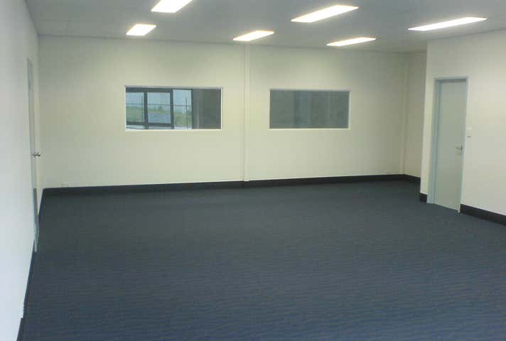 14 Tacoma Circuit Canning Vale WA 6155 - Image 7