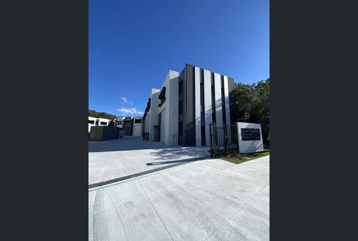 3 Flagstone Drive Burleigh Heads QLD 4220 - Image 12