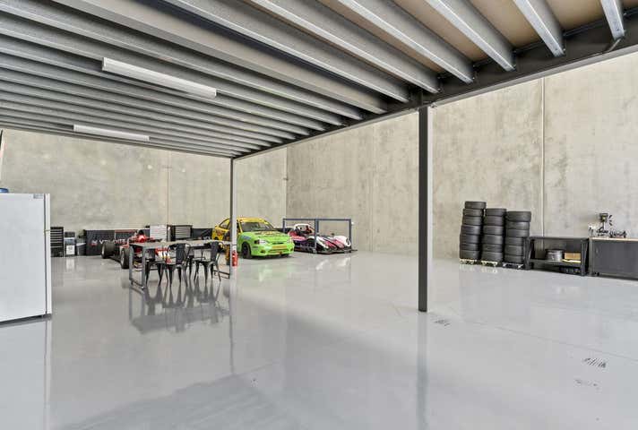 Unit 4 2 Inventory Court Arundel QLD 4214 - Image 8