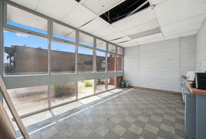 14 Peachey Road Edinburgh North SA 5113 - Image 5