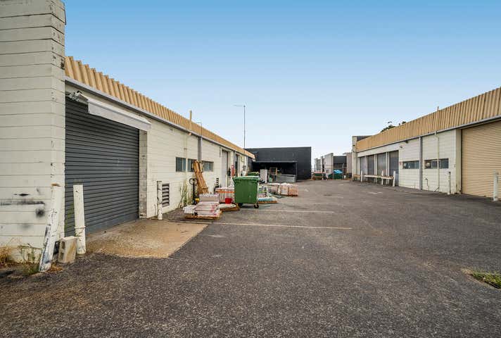 1/17 Prindiville Drive Wangara WA 6065 - Image 8