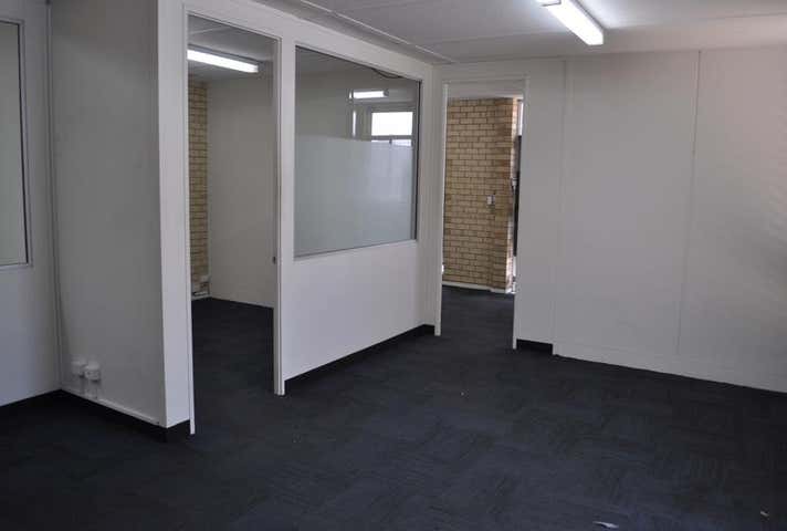 Unit 2, 23 Glassford Road Kewdale WA 6105 - Image 4