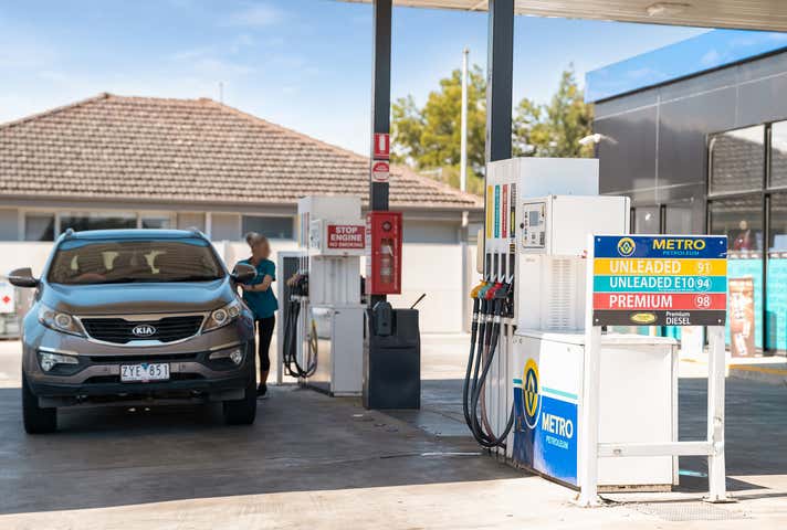 Metro Petroleum Fuel , 411 Main Road Golden Point VIC 3350 - Image 6