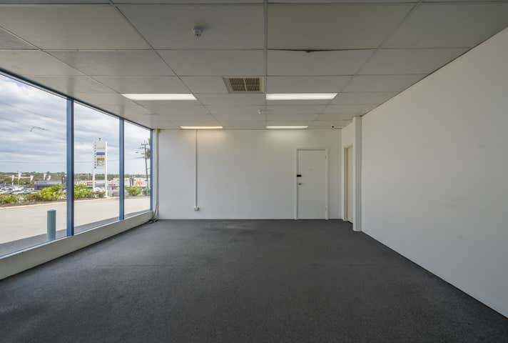 2/7 Prindiville Drive Wangara WA 6065 - Image 7