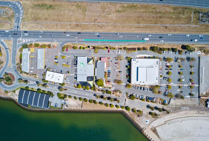 1a/1 Lakeview Boulevard Mermaid Waters QLD 4218 - Image 1