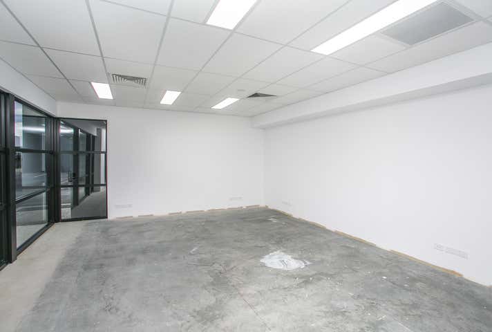 16 Brewer Road Canning Vale WA 6155 - Image 9