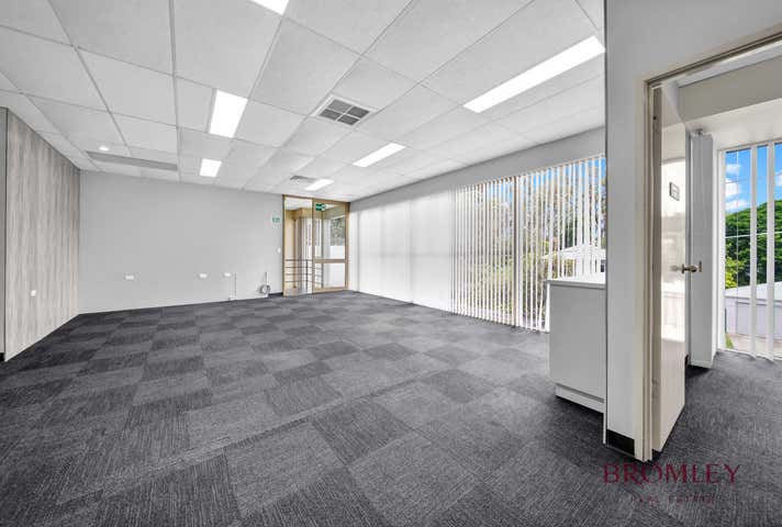 2/42 Finsbury Street Newmarket QLD 4051 - Image 2