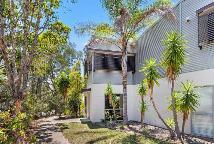 1/24 Southern Cross Circuit Urangan QLD 4655 - Image 1