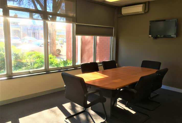 18 Robertson Street Kensington VIC 3031 - Image 2