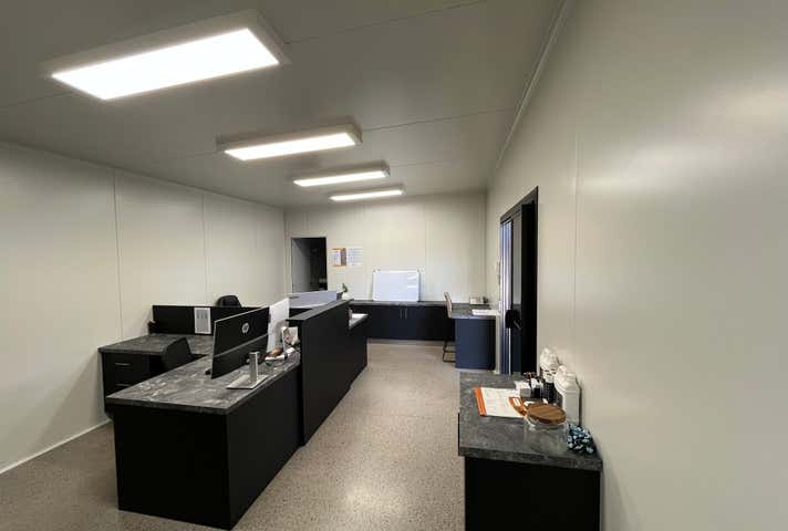 215 Elizabeth Avenue Clontarf QLD 4019 - Image 10