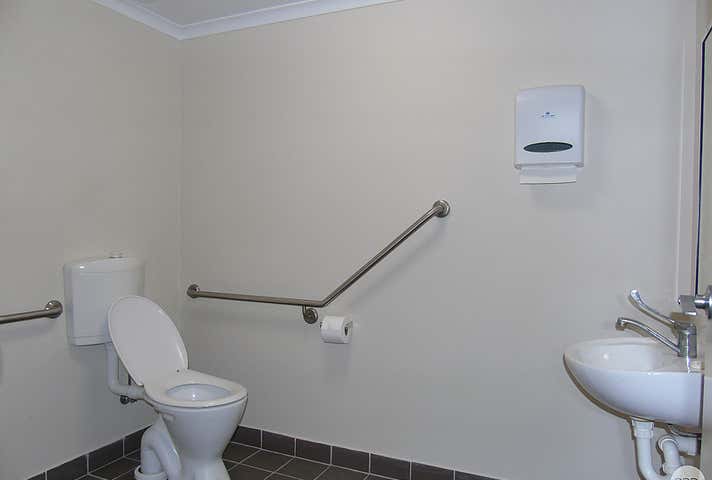 4/216 Harbour Road Mackay Harbour QLD 4740 - Image 8