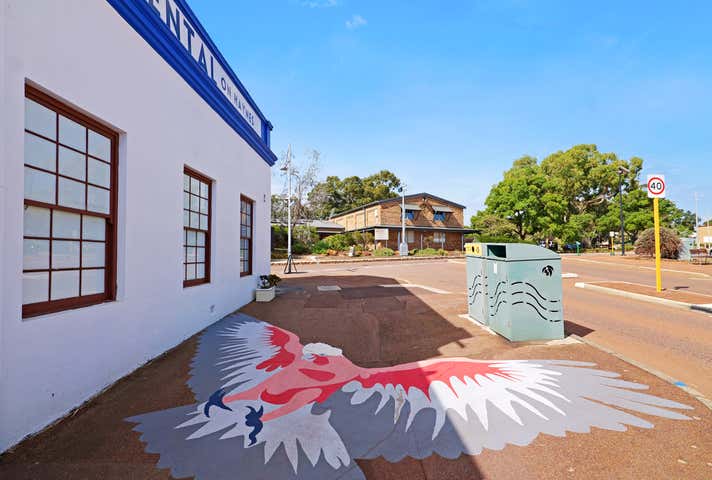 2/2 Haynes Street Kalamunda WA 6076 - Image 16