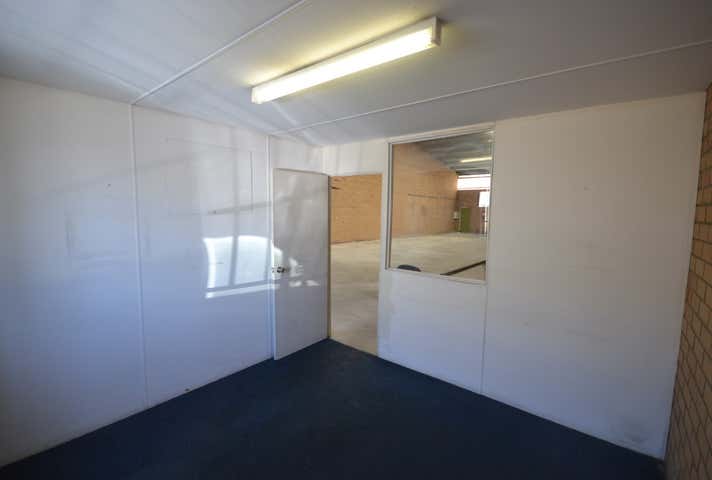 2/15 Ryelane Street Maddington WA 6109 - Image 5