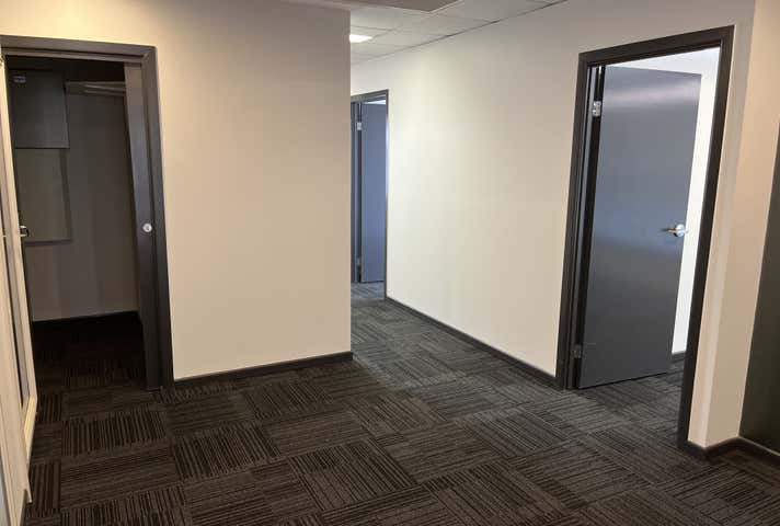 Village Lane, 20-32 Lake Street "Village Lane" Cairns City QLD 4870 - Image 3