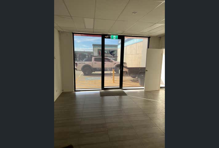 Unit  1, 120 Eucumbene Drive Ravenhall VIC 3023 - Image 3