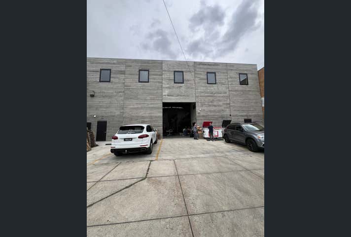 375  Rossmoyne Street Thornbury VIC 3071 - Image 2