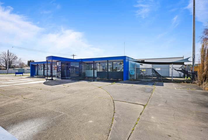 998 Norman Street Wendouree VIC 3355 - Image 3