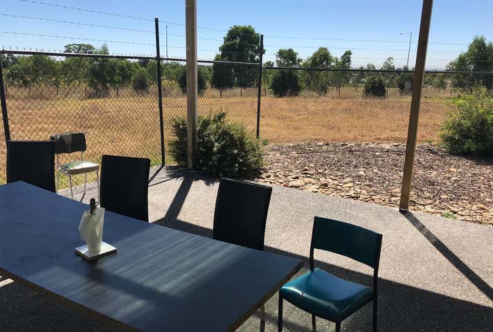 21 Capital Place Carrum Downs VIC 3201 - Image 9