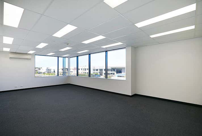 55 Mordaunt Circuit Canning Vale WA 6155 - Image 16