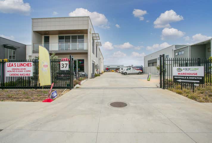 Unit 3, 37 Greenwich Pde Neerabup WA 6031 - Image 5