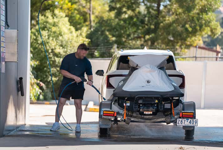 Metro Petroleum Fuel , 411 Main Road Golden Point VIC 3350 - Image 12