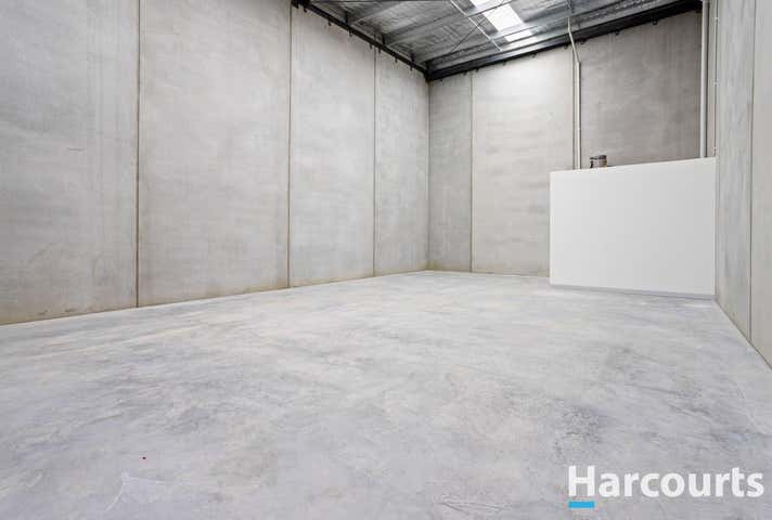 8 Treasure Court Cranbourne West VIC 3977 - Image 6