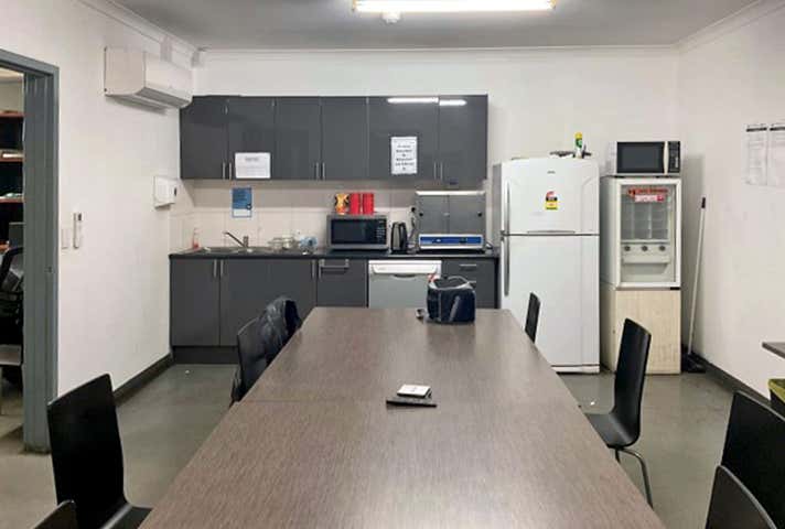 57 Attwell Street Landsdale WA 6065 - Image 15