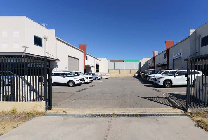 2/33 Boranup Avenue Clarkson WA 6030 - Image 2