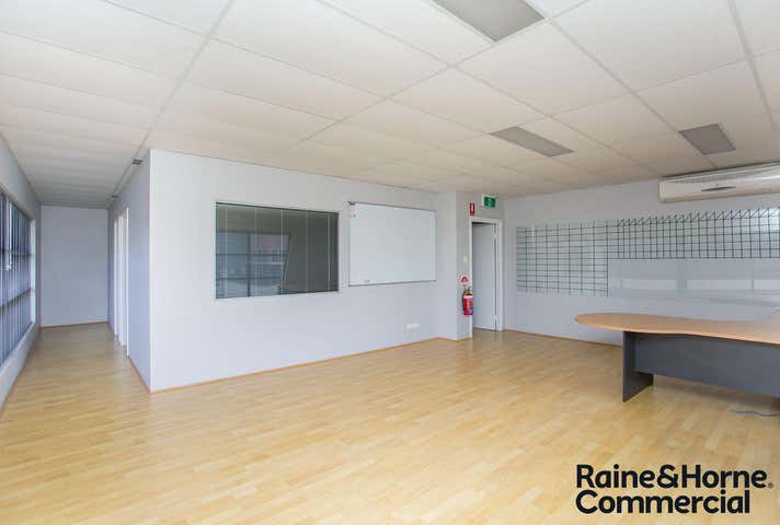 Unit 1 & 2 / 5 Langar Way Landsdale WA 6065 - Image 4