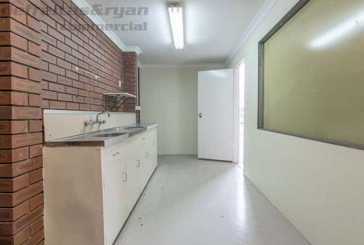 33 Buckley Street Cockburn Central WA 6164 - Image 11