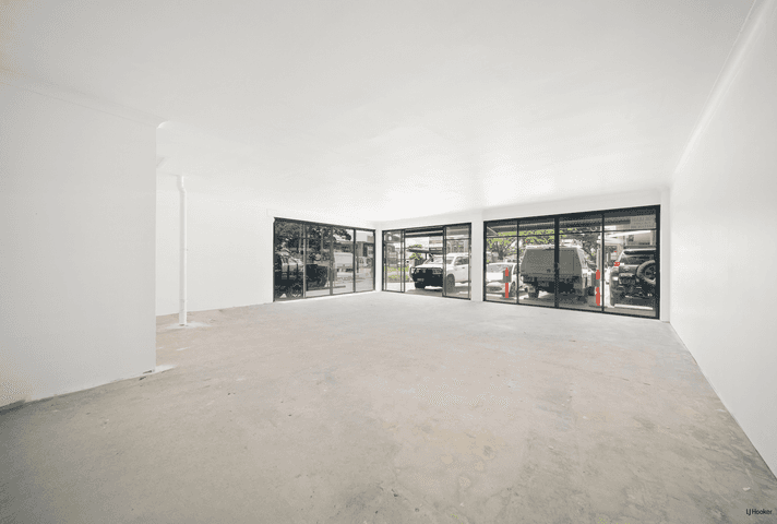 Shops 11 & 12, 27-31 Currumbin Creek Road Currumbin Waters QLD 4223 - Image 3