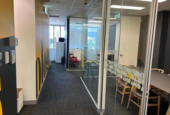 2/100 Railway Road Daglish WA 6008 - Image 8