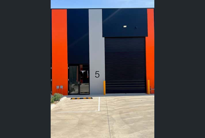 5 Greenstone Place Sunshine North VIC 3020 - Image 1