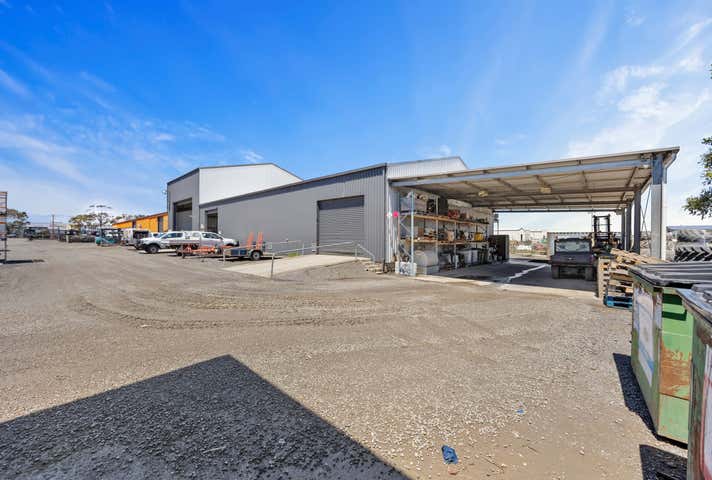 12 Wiltshire Lane Delacombe VIC 3356 - Image 23