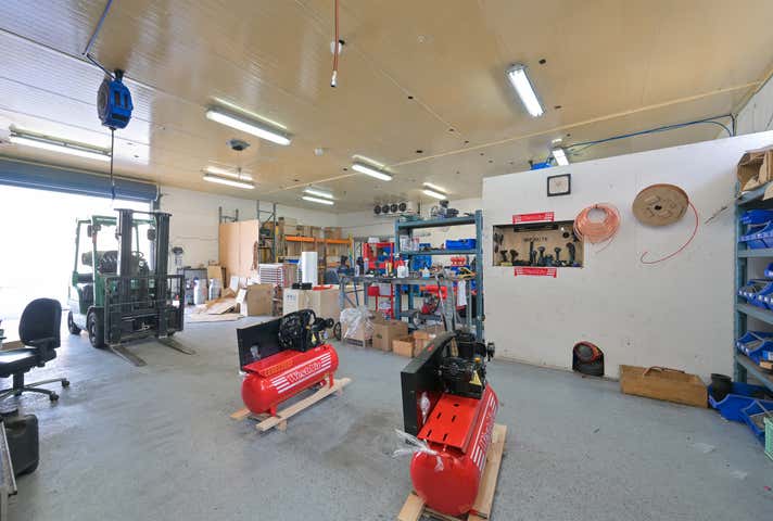 12 Winchester Road Bibra Lake WA 6163 - Image 9