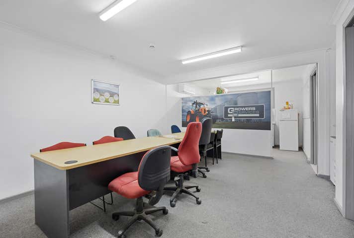 12 Wiltshire Lane Delacombe VIC 3356 - Image 11